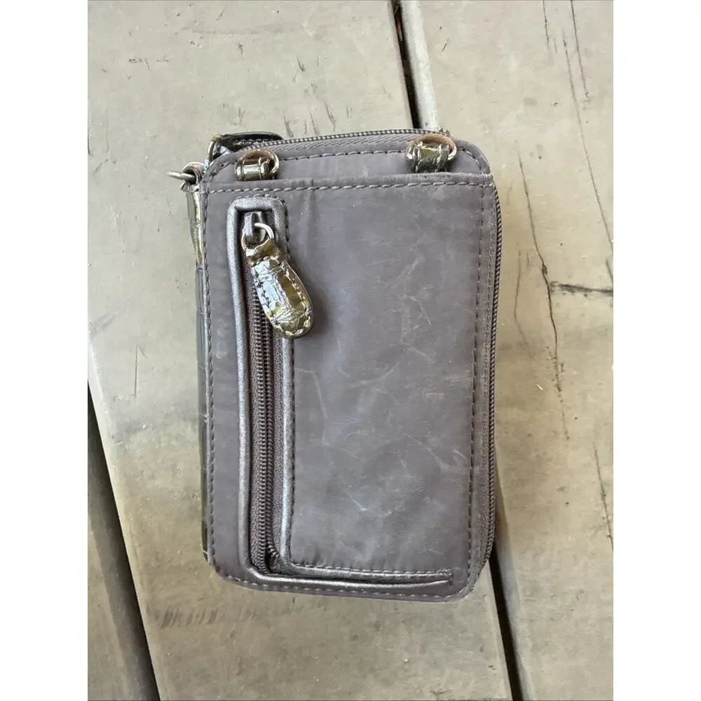 Brighton authentic compact